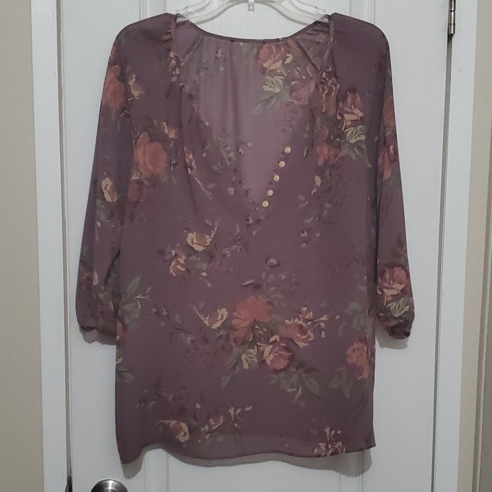 Lilac 3/4 length sleeve flower blouse
